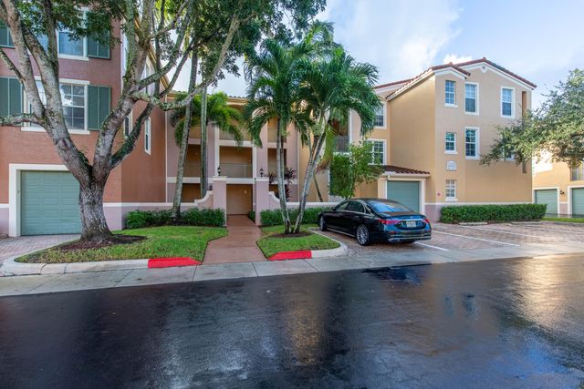 $5,900 | 11720 St Andrews Place, Unit 308 | Palm Beach Polo and Country Club