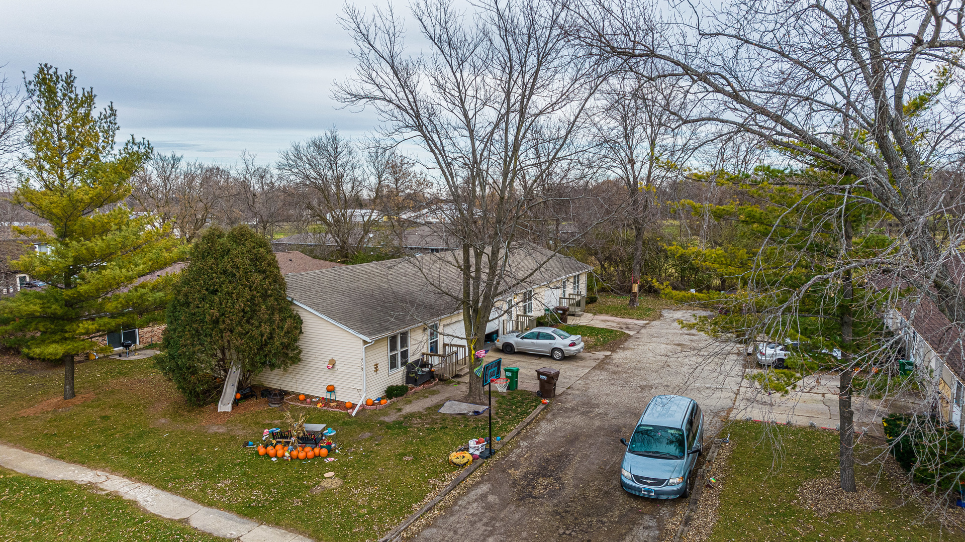 a view of multiple house with outdoor space