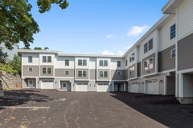 $2,000 | 44 Crescent Street, Unit 3 | North of Main