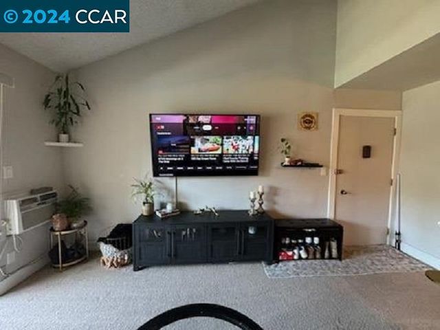 $2,075 | 2742 Oak Road, Unit 200 | Walnut Creek