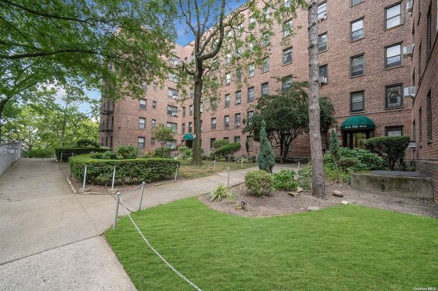 $335,000 | 62-19 53rd Avenue, Unit 6K | Maspeth