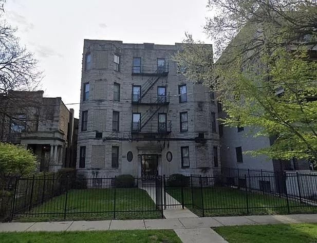 $1,300 | 6529 South Kimbark Avenue, Unit 4R | Woodlawn