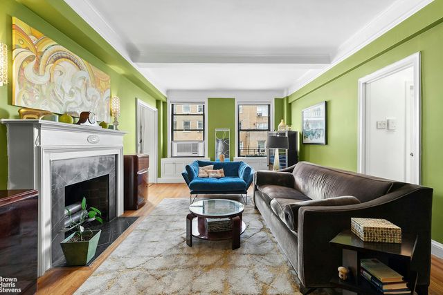 $1,150,000 | 242 East 19th Street, Unit 15C | Gramercy