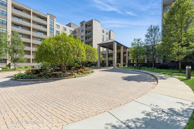 $324,900 | 4545 West Touhy Avenue, Unit 605E | Barclay Place