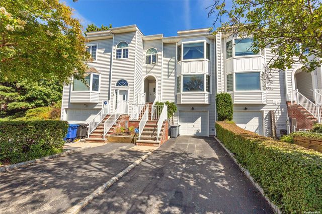 $1,040,000 | 242-12 Oak Park Drive, Unit 99A | Douglaston