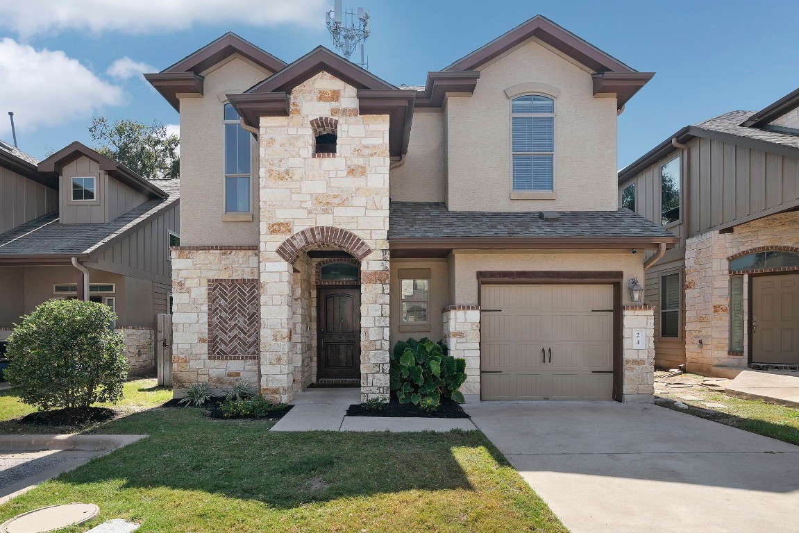 Move-in-Ready South Austin gem in the coveted Southbridge Villas. This tranquil community features no through traffic and easy access to all things South Austin!