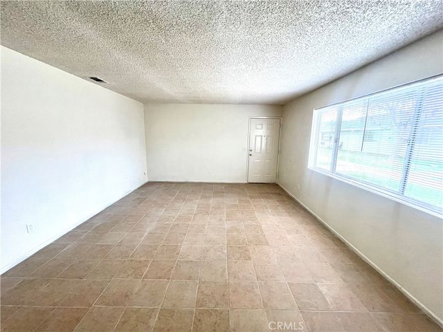 $1,790 | 16214 Juniper Street, Unit 3 | Hesperia City Center District