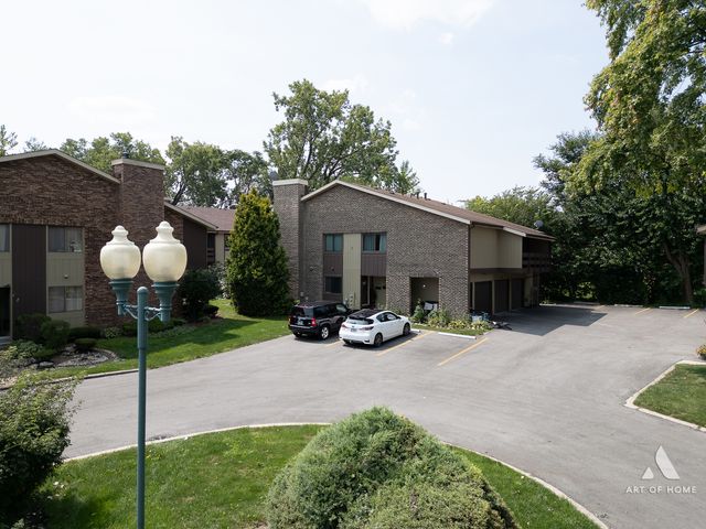 $274,900 | 3 Millstone Court, Unit B | Palos Hills