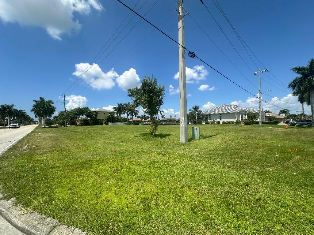 a view of a house with a big yard