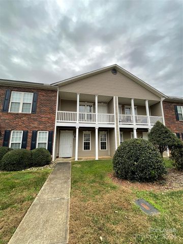 $1,350 | 1609 Oak Leaf Drive Northwest | Conover