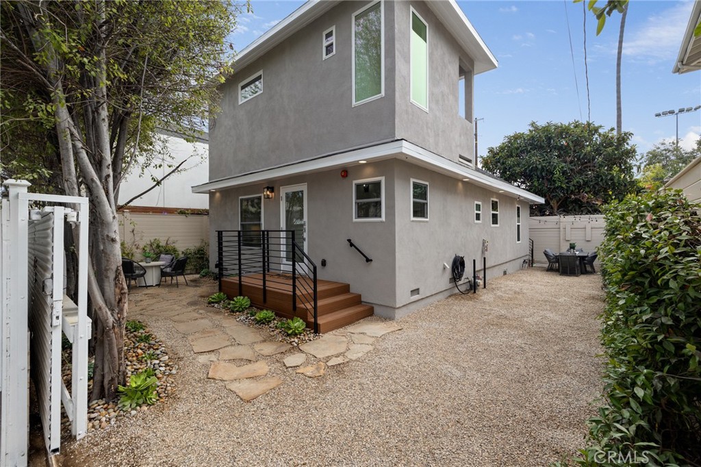 Welcome to 724 San Miguel Ave in Venice, CA.