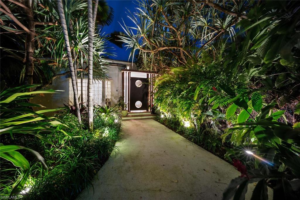 a view of a house with a plants