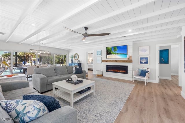 $1,695,000 | 941 Pecten Court | East End Sanibel