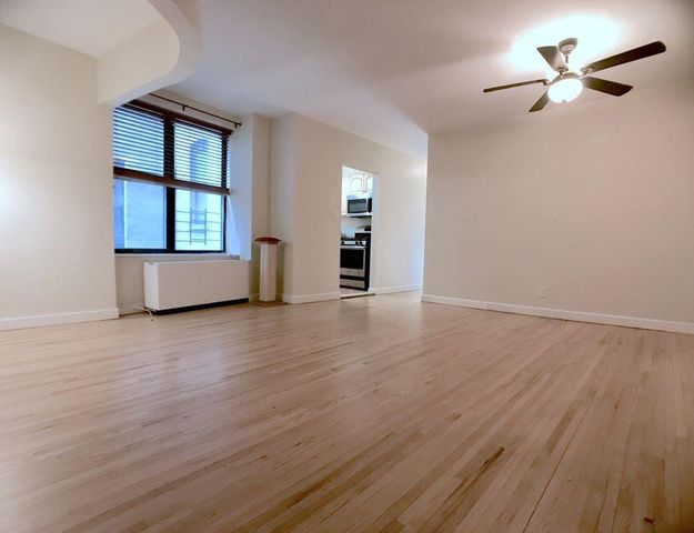 $2,790 | 581 Academy Street, Unit 2F | Inwood