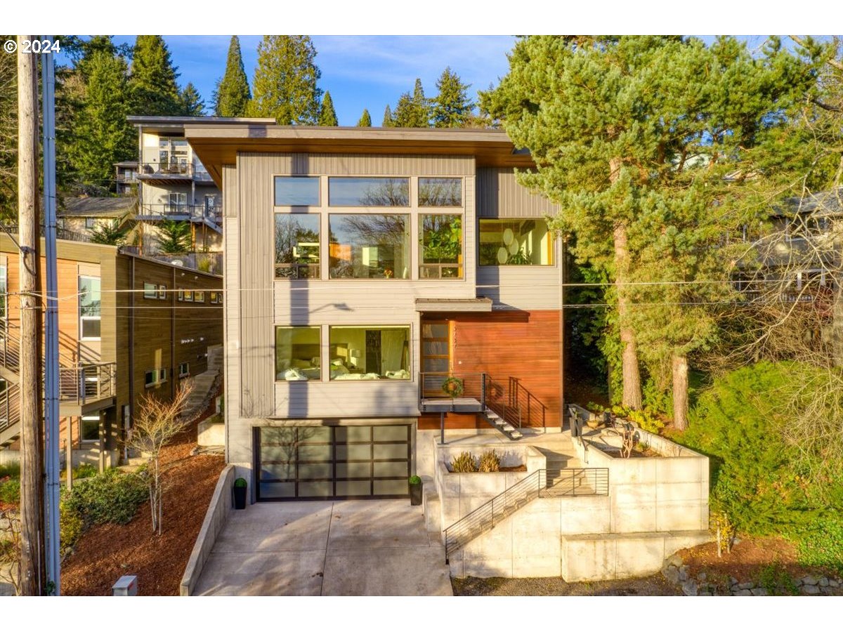 a view of a house with a outdoor space