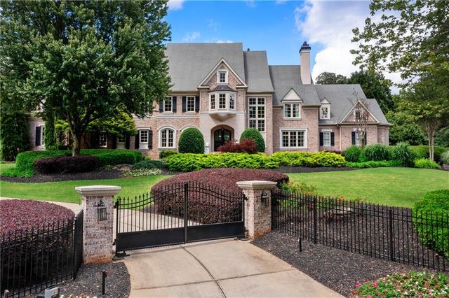 $4,900,000 | 570 Stonemoor Circle | Roswell