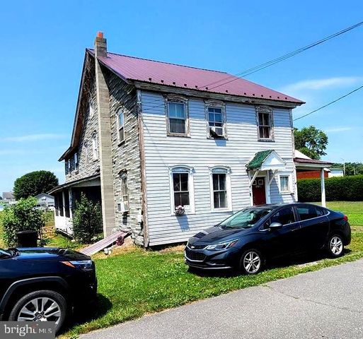 $99,900 | 137 North Union Street | Pillow