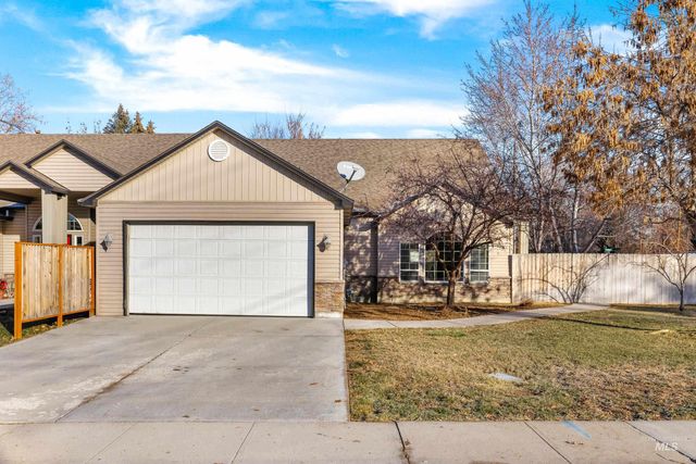 $389,900 | 3761 North Five Mile Road | West Valley