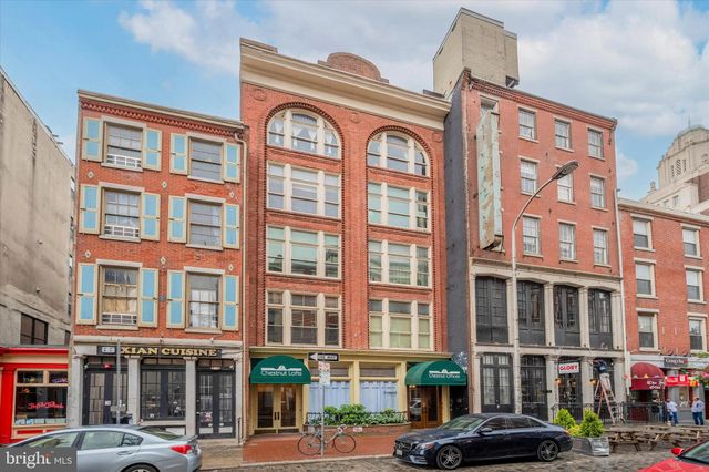 $1,830 | 122-24 Chestnut Street, Unit 202 | Old City