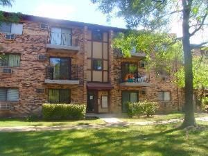 $1,473 | 142 Klein Creek Court, Unit 6F | Carol Stream