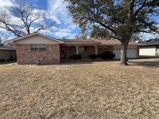 $273,500 | 1117 Hurstview Drive | Shady Oaks