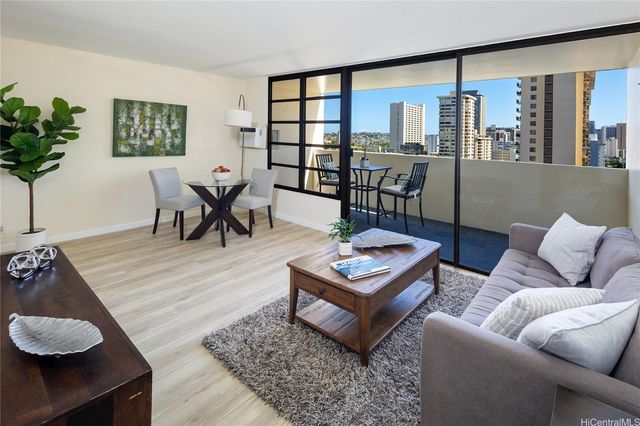 $385,000 | 2092 Kūhiō Avenue, Unit 1903 | Waikiki