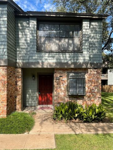 $1,750 | 7122 Wood Hollow Drive, Unit 69 | Edgecliff NW