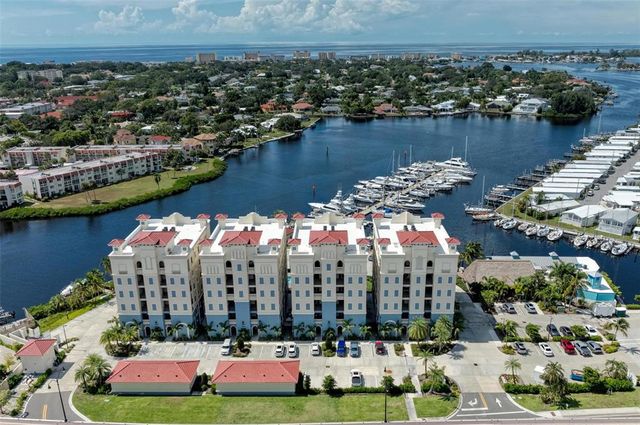 $1,250,000 | 507 North Tamiami Trail, Unit 402 | Venice