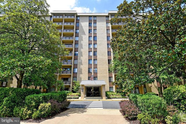 $280,000 | 3100 South Manchester Street, Unit 925 | Woodlake Towers