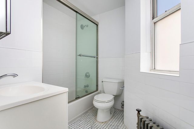 $2,595 | 309 West 57th Street, Unit 1104 | Hell's Kitchen