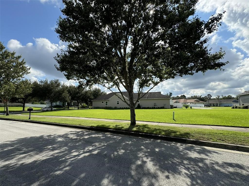 a view of outdoor space and city view