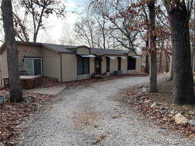 $299,900 | 28 4 Winds Court | Pawhuska Township - Camden County