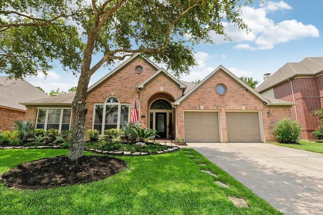 $499,990 | 2712 Green Mountain Drive | Shadow Creek Ranch