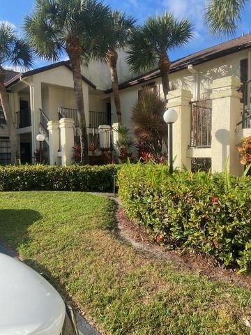 $299,500 | 3259 Perimeter Drive | Greenacres