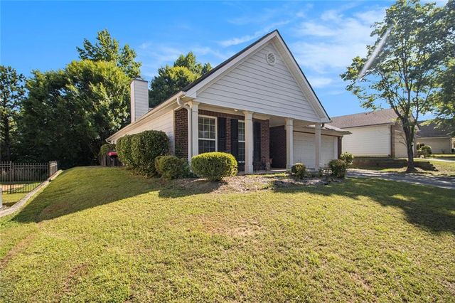 $300,000 | 5955 Raventree Court | South Fulton