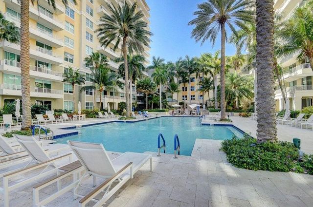 $299,900 | 100 Northeast 6th Street, Unit 309 | Boynton Beach