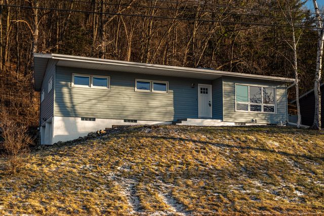 $329,900 | 3143 Cliffside Drive | La Crosse