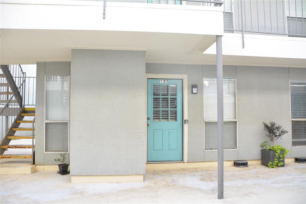 a view of entrance front of house