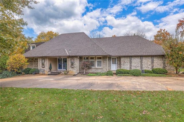 $525,000 | 7400 West 100th Place | Brookridge Estates