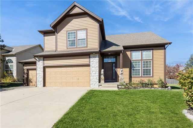 $435,000 | 2140 West Sheridan Street | Olathe