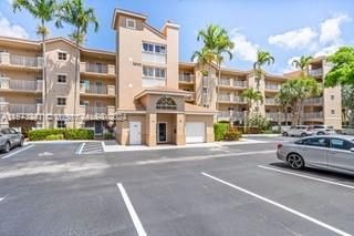 $349,000 | 5842 Crystal Shores Drive, Unit 208