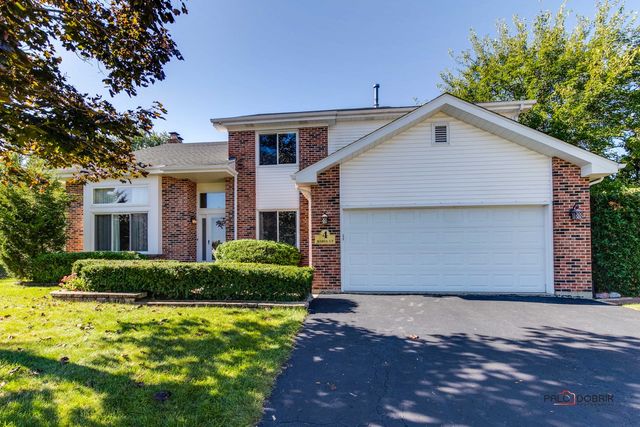 $588,000 | 4 Maria Court | West Side Lake Zurich