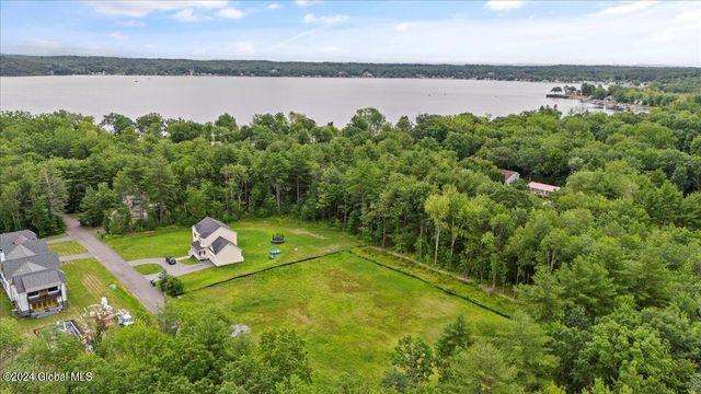 $384,900 | 24 Locust Road | Saratoga Lake Village