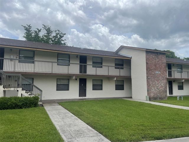 $1,600 | 6040 Shaker Wood Circle, Unit 206 | Tamarac