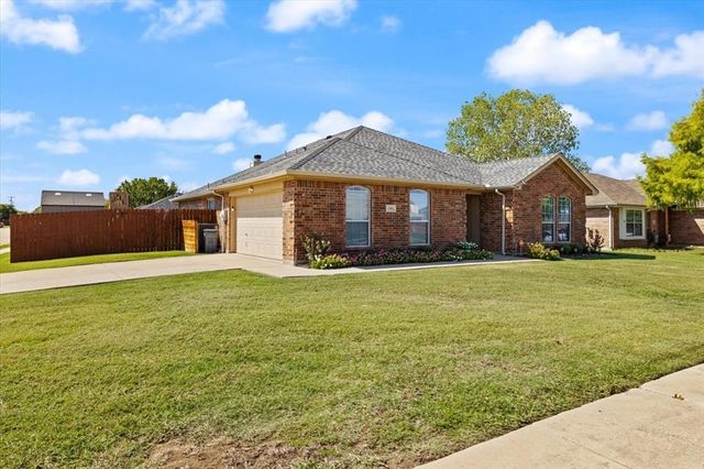 $370,000 | 1302 Yukon Drive | Midlothian