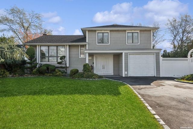 $899,999 | 2548 Phillip Court | Bellmore