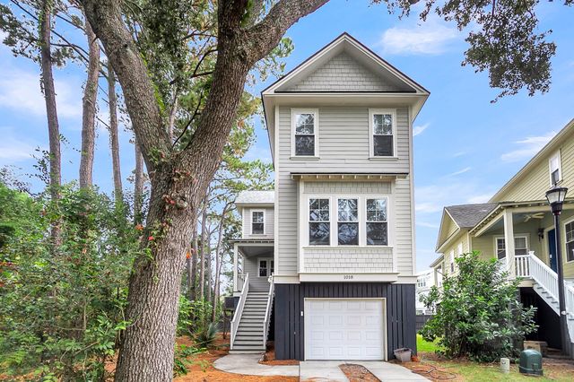 $625,000 | 1018 Hunley Waters Circle | North Charleston