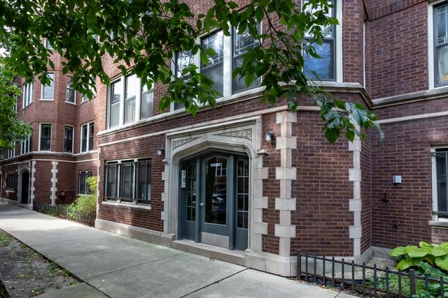 $245,000 | 7034 North Paulina Street, Unit 1 | East Rogers Park