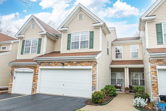 $599,900 | 264 Ridge Drive | Pompton Lakes