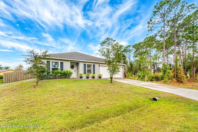 $325,000 | 461 Blackhorse Street Southeast | Palm Bay